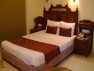 The Lotus Hotel, Burkit Road Apartment *