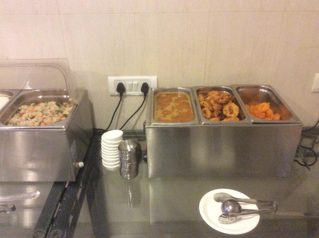 The Lotus Hotel, Burkit Road Apartment *