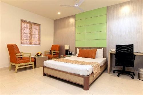 The Lotus Hotel, Burkit Road Apartment