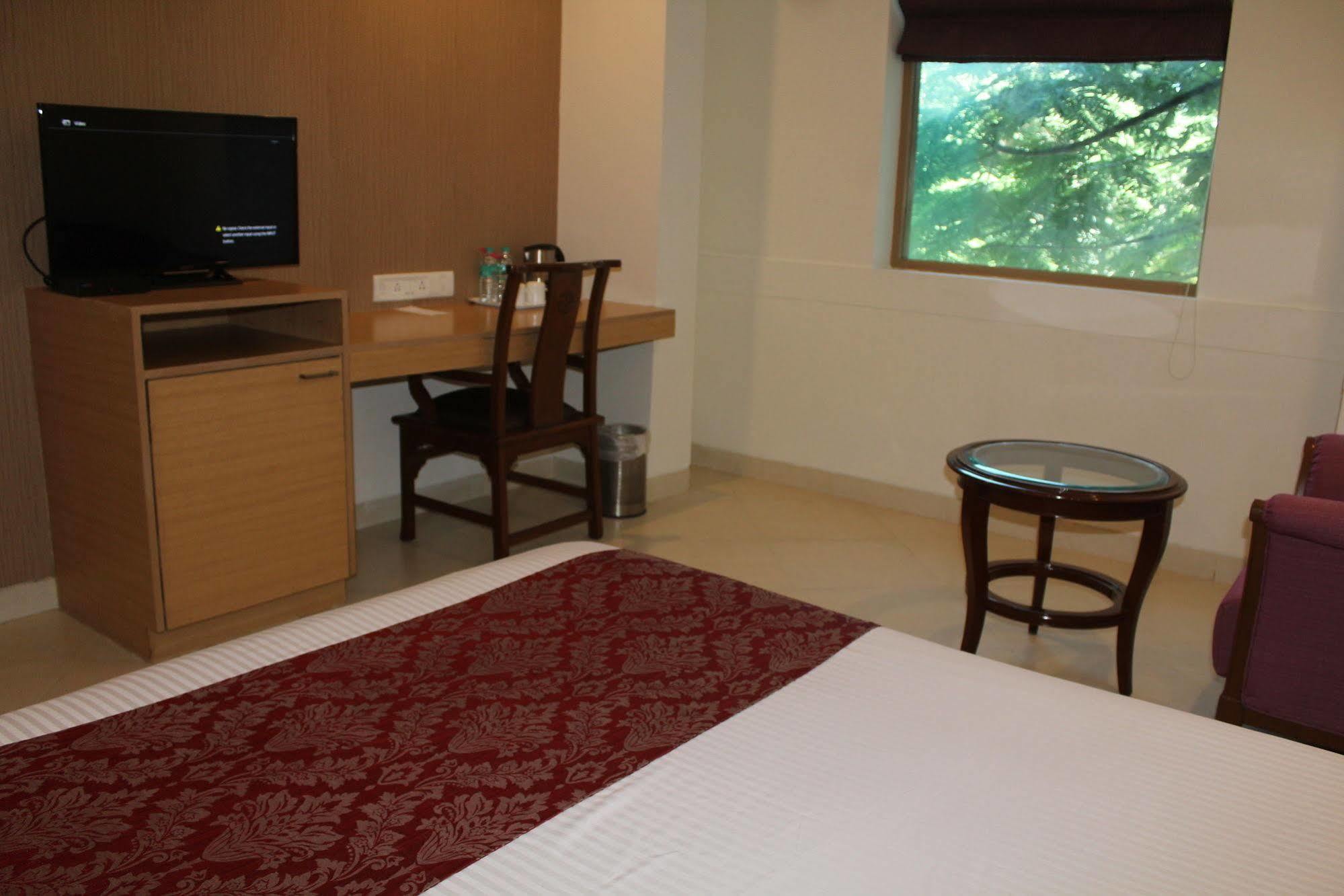 Apartment The Lotus Hotel, Burkit Road *