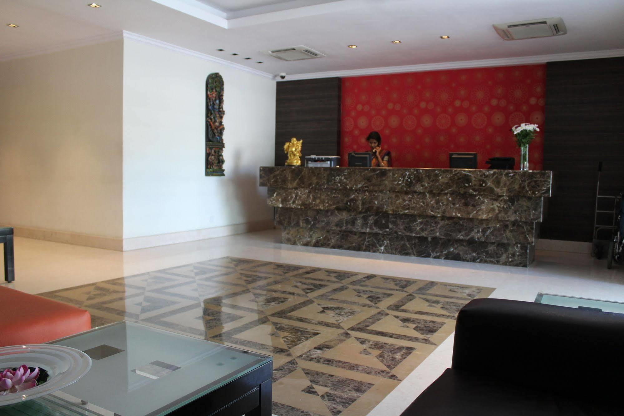 The Lotus Hotel, Burkit Road Apartment Chennai