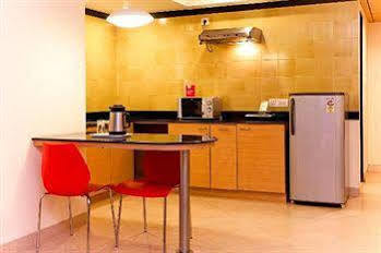 Apartment The Lotus Hotel, Burkit Road